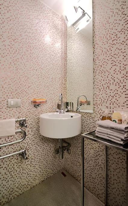 Fioravanti Suite Milano Esterno foto