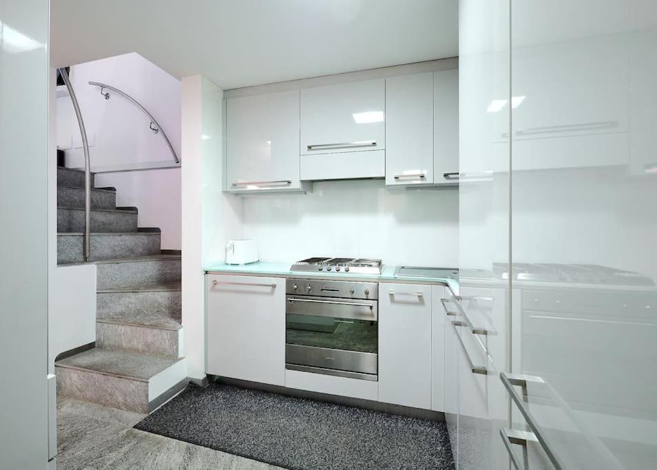 Fioravanti Suite Milano Esterno foto