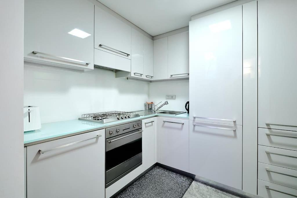 Fioravanti Suite Milano Esterno foto